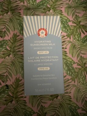 Hydrating Sunscreen Milk SPF 45 - first aid beauty
